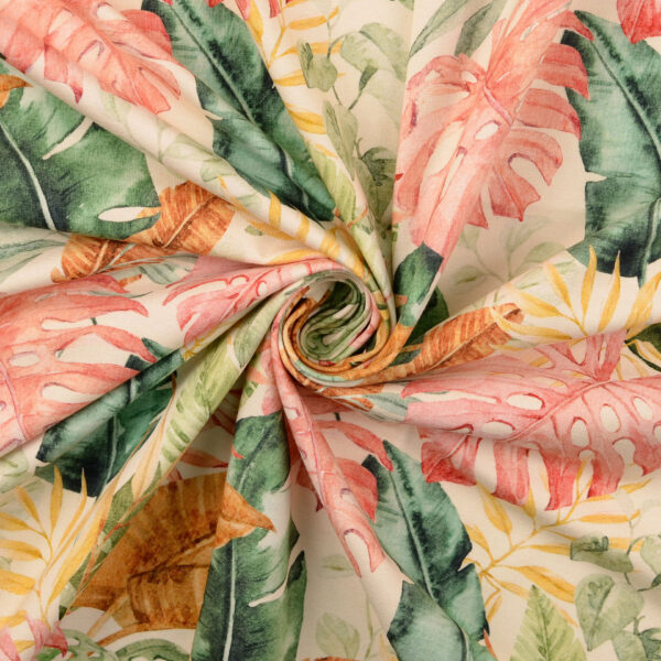 Jersey Stoff für T-shirts mit tropischem Jungle-Muster in grün, rosa und gelb, detailreich gedreht für Oberflächenstruktur.