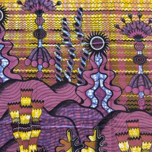 Vlisco Grand Super-Wax Stoff mit gelb-violettem Muster und kupferfarbenem Glanz, detailreiche Ornamentik auf hochwertigem Baumwoll-Satin